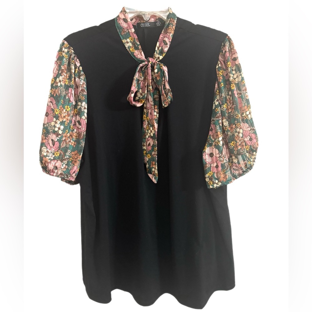 Women’s Mod Style Tie Blouse Black with Floral Pattern Size 3X